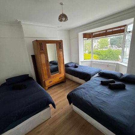 Big Family Room In Room At 2 Iveragh Rd-4 Dublin Buitenkant foto